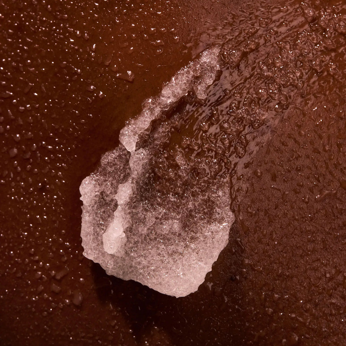 the-glow-getter-multi-oil-body-scrub-j2 NATR-40028-Alt-Image-TheGlowGetterMulti-OilBodyScrub-08.webp