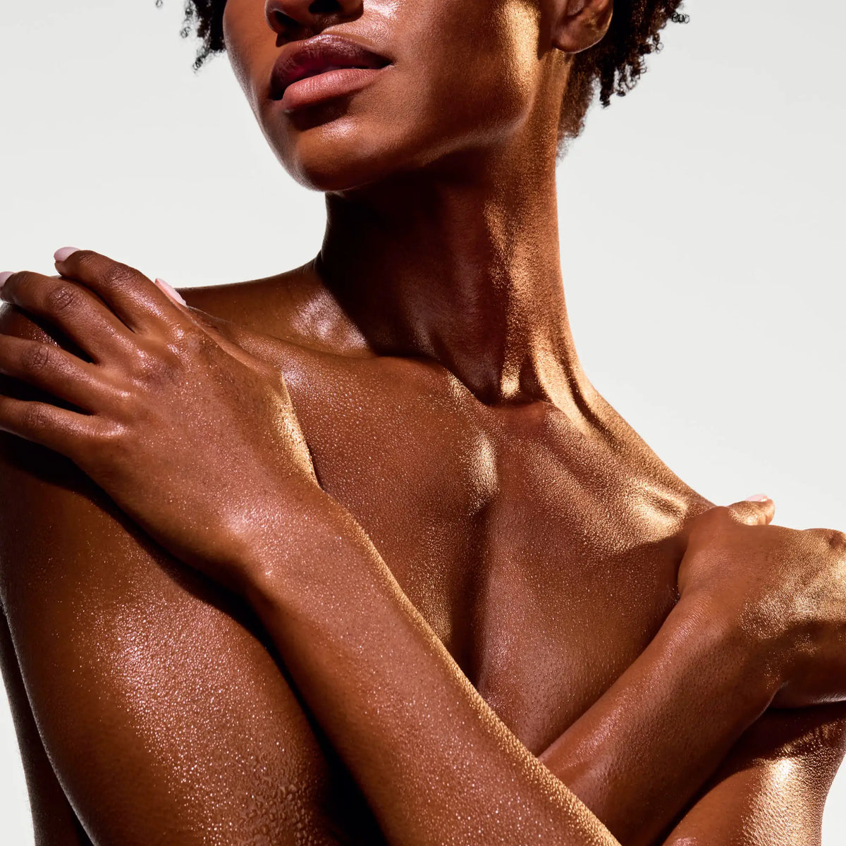 the-glow-getter-multi-oil-body-scrub-j2 NATR-40028-Alt-Image-The_Glow_Getter_Multi-Oil_Body_Scrub-06_1.webp